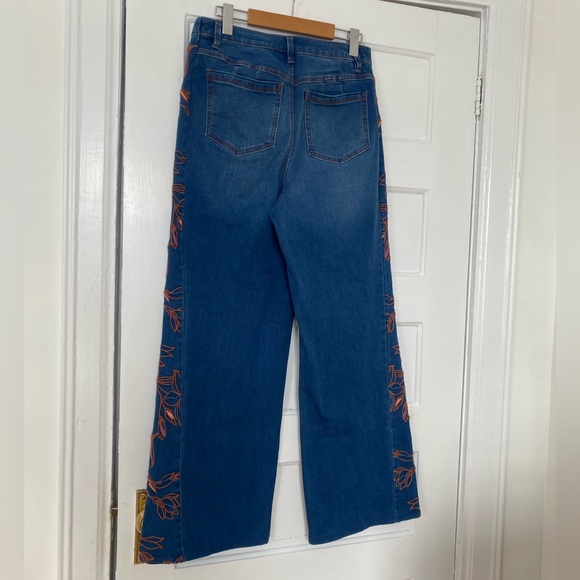 Tribal embroidered high rise flare jeans - Picture 4 of 8